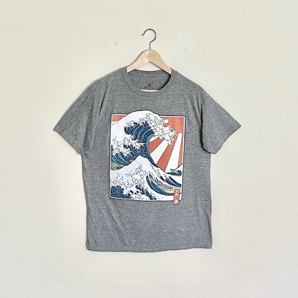 Life Clothing Co Hokusai The Great Wave Graphic Gray T Shirt Men’s size Large